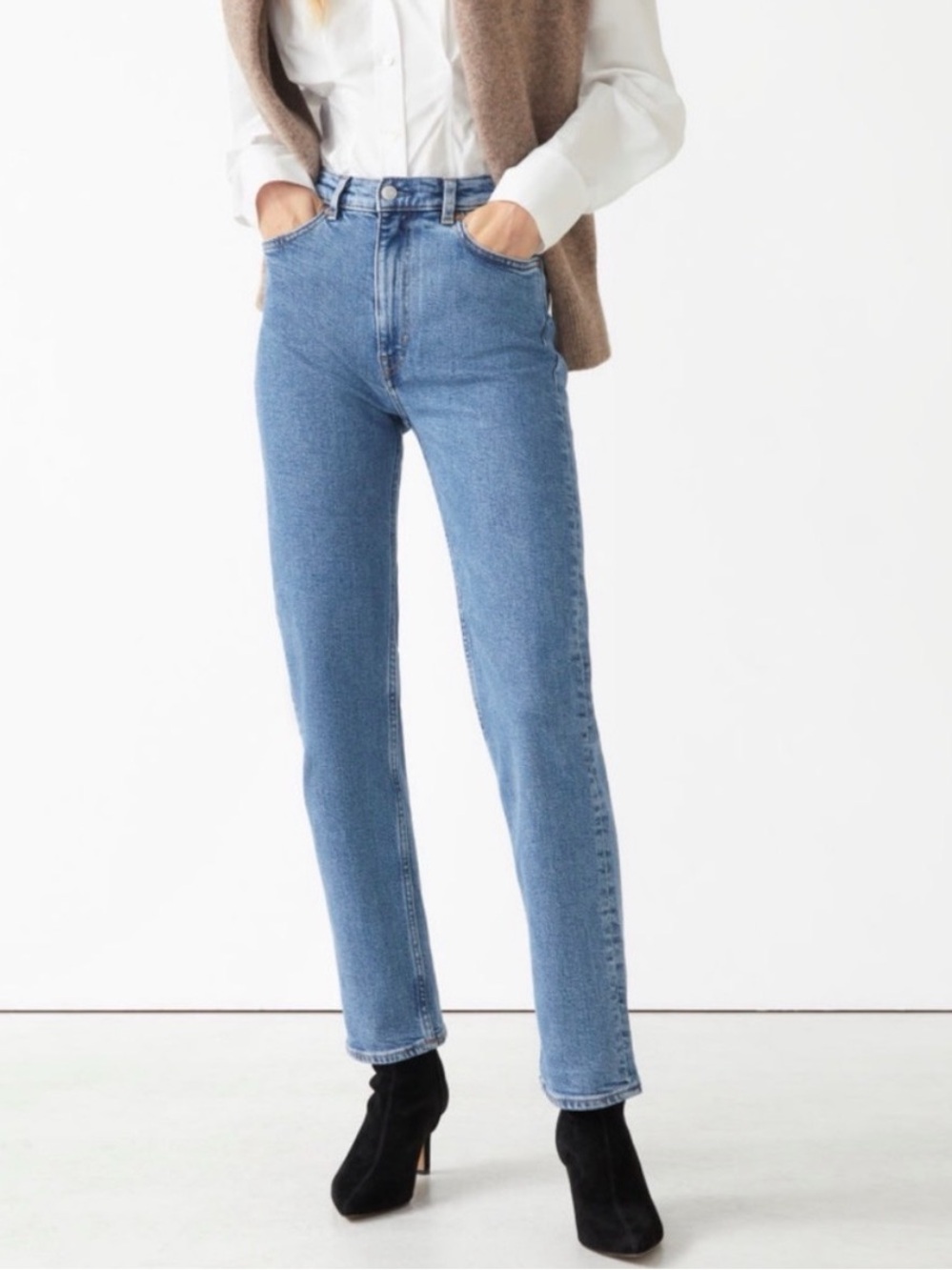 & Other Stories High-Rise Straight Leg Jeans in Medium Blue